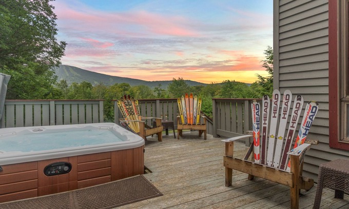 Stratton Mountain House | Stratton 4BR 3 Bath Hot Tub, Game Room, Direct Mountain View Sleeps10 ON SHUTTLE