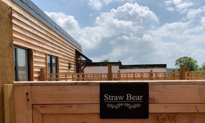 Findon Apartment | Straw Bear For up to 2 Persons