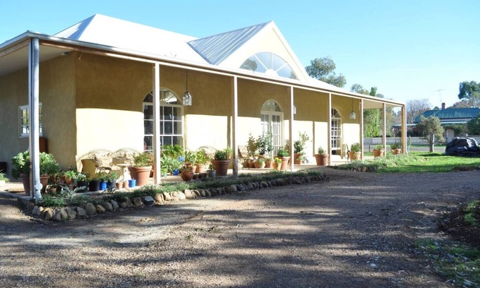 Maddingley House | Strawbale House - Bacchus Marsh - parkland & river frontage