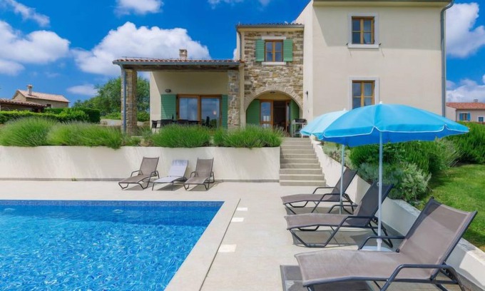 Baredine House | Stuartma by Interhome