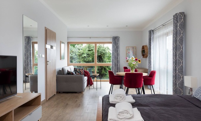 Skawina Apartment | Studio 1 "AUX GRANDS CHÊNES" near Krakow for rest and sightseeing