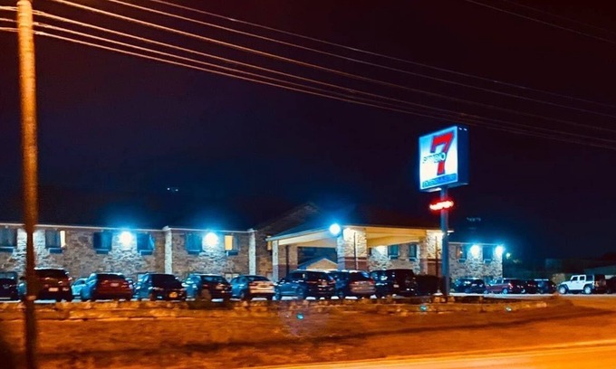 Harker Heights Hotel | Studio 7 Extended Stay