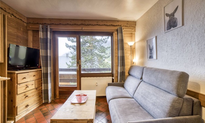 Le Grand-Bornand Apartment | Studio Apartment "Lumineux La Tournette" with Mountain View & Balcony