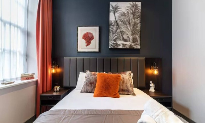 Chinatown Apartment | Studio Apartment 105 (Sleeps 4) - minutes from L1 and all major attractions
