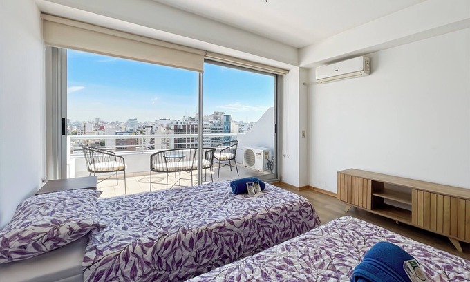 Buenos Aires Central Business District Apartment | Studio Apartment on 13th Floor with balcony terrace
