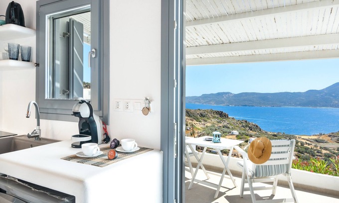 Milos Apartment | Studio Apartment 'Betty with Sea View' with Sea View, Wi-Fi and Air Conditioning