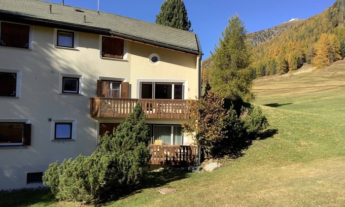 Pontresina Apartment | Studio apartment "Chesa Azalea 2" ÖV included