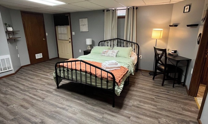 Sherwood Manor Apartment | Studio Apartment in Enfield