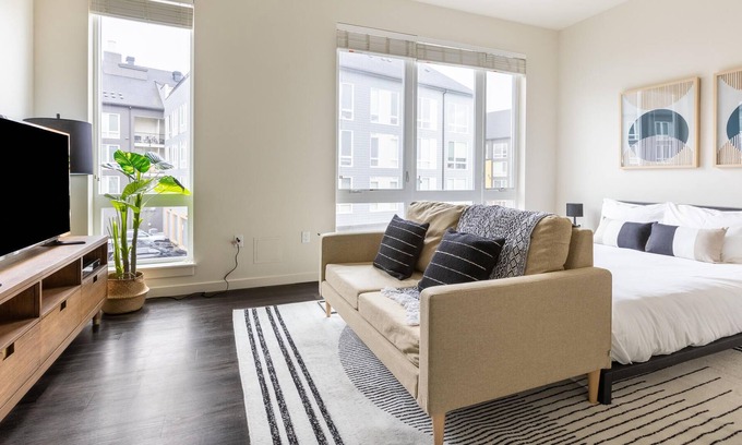 Beaverton Apartment | Studio Apartment in Hillsboro w/Office
