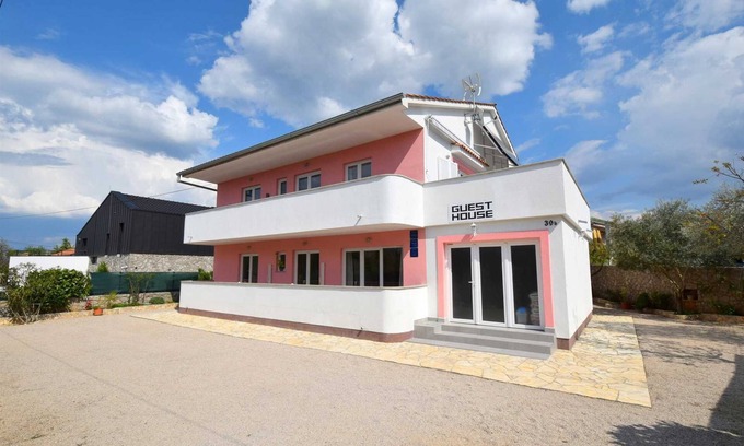 Rasopasno Apartment | Studio-apartment Letizia