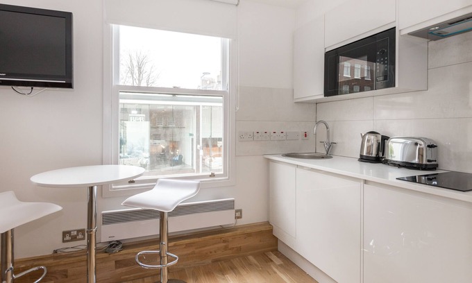 Brompton & Hans Town Apartment | Studio Apartment near Harrods