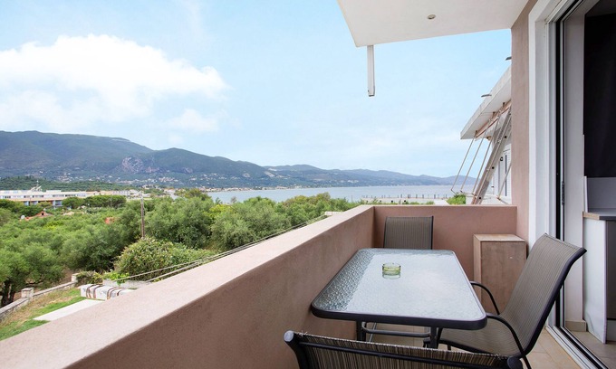 Alikanas Apartment | Studio Apartment 'Villa Dionysia 9' with Shared Pool, Wi-Fi and Air Conditioning