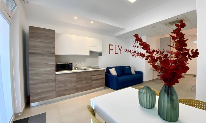 Municipio 2 House | Studio apartment with parking Polyclinic area.