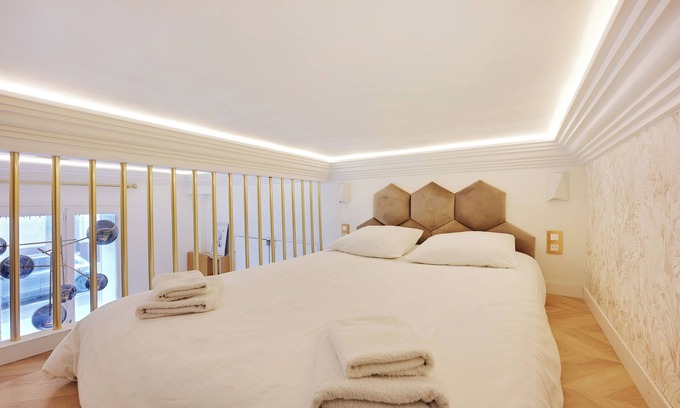 Faubourg-du-Roule Apartment | Studio Arc de Triomphe