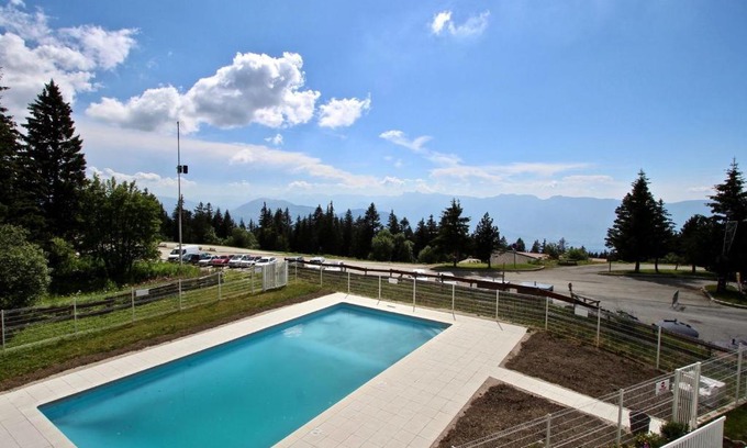 Chamrousse Apartment | Studio cabine au pied des pistes avec piscine - FR-1-549-7