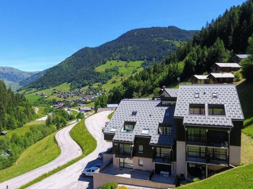 Beaufort Apartment | Studio cabine spacieux 4 pers, proche pistes et village, balcon et parking, Arêches-Beaufort - FR-1-342-295