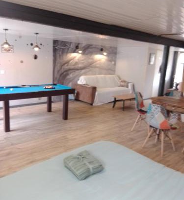 Saint-Priest Apartment | Studio calme avec billard