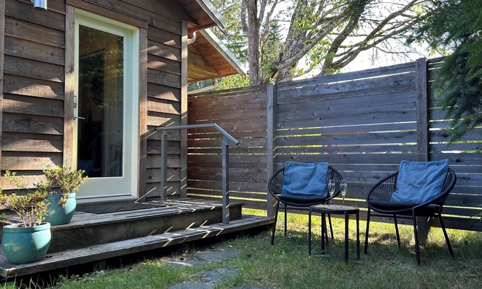 North Cowichan Cottage | Studio Cedar Guest Cottage