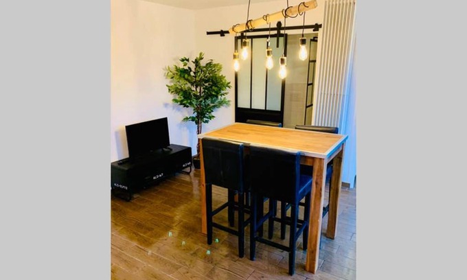 Hyeres City Centre Apartment | Studio centre de Hyeres pour 4 personnes piscine et tennis