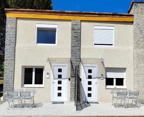 Digne-les-Bains Apartment | Studio climatisé dans une propriété calme