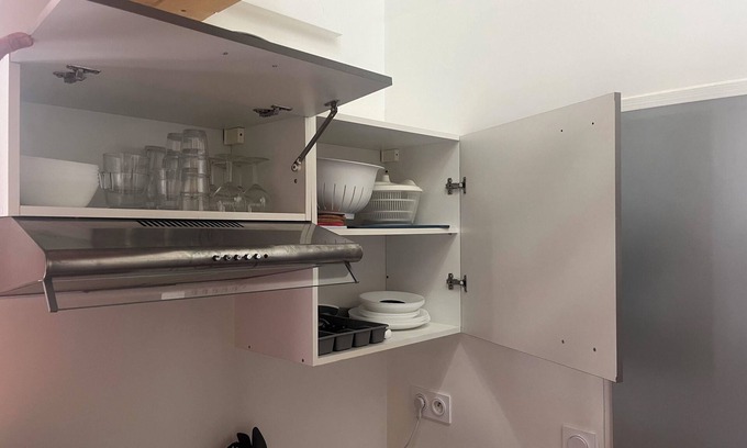 Les Poulettes Apartment | Studio Comby, 2 pers - Gratte-Ciel, Villeurbanne