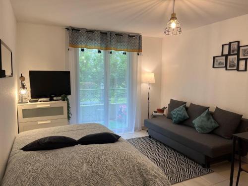 Montrejeau Apartment | Studio Cosy