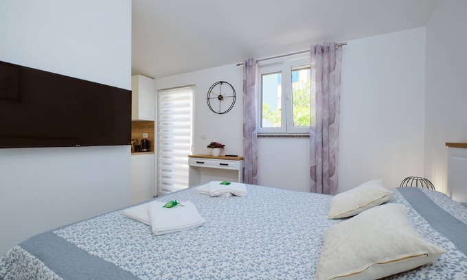 Martinscica Apartment | Studio flat near beach Martinšćica, Cres (AS-22582-a)