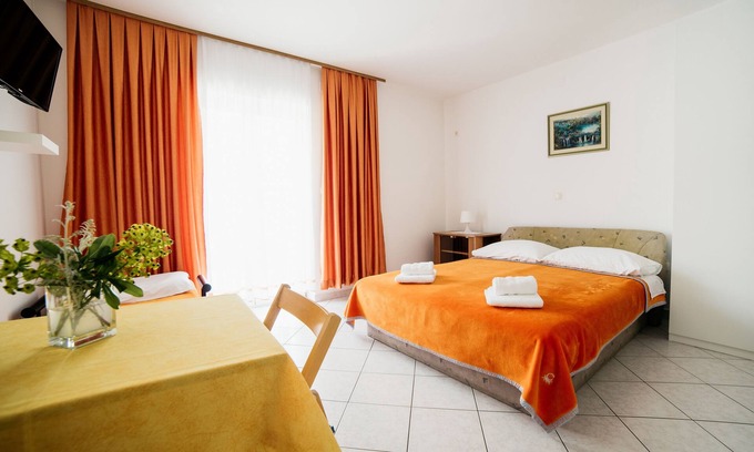 Selce Apartment | Studio flat near beach Selce, Crikvenica (AS-5206-e)