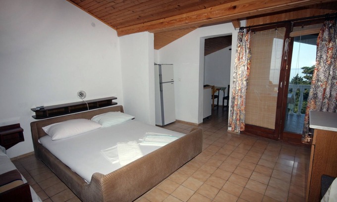 Suha Punta Apartment | Studio flat with terrace and sea view Suha Punta, Rab (AS-5050-b)