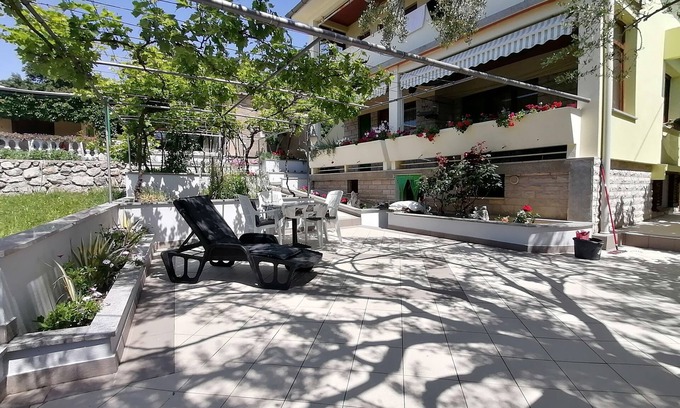 Baska Apartment | Studio flat with terrace Baška, Krk (AS-22121-a)