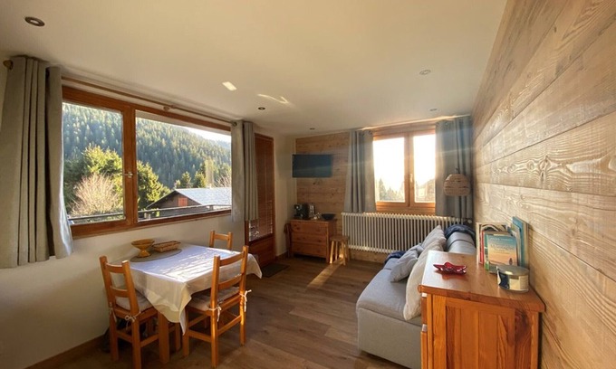 Cohennoz Apartment | Studio for 3, Cernix: near slopes, terrace, parking
