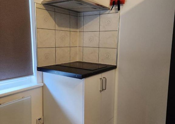Stone Apartment | Studio in Greenhithe