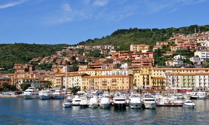 Porto Ercole Apartment | Studio in the historic center of Porto S. Stefano near the Rocca and the beaches