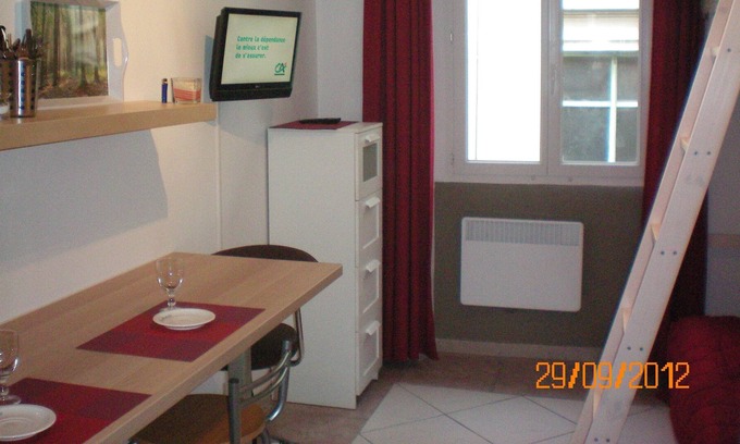 Noailles Apartment | STUDIO IN THE HEART OF MARSEILLE