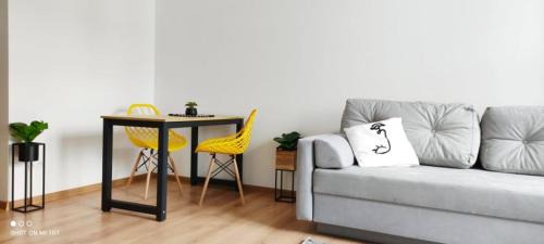 Praga Polnoc Apartment | Studio Kotsisa