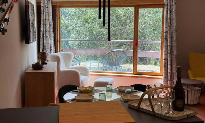 Gressan Apartment | Studio 'Ma Chérie-Lumière' with Mountain View and Balcony