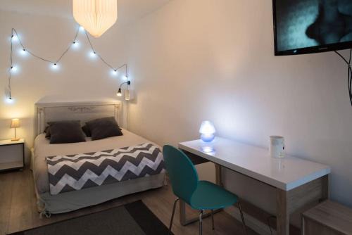 Quartier du Panier Apartment | Studio Mars (climatisé) 10 mn du vieux port , dans le Panier