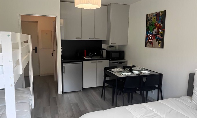 Esbly Apartment | STUDIO MARVEL NEXT TO DISNEYLAND