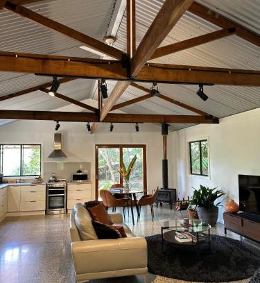 Booroobin House | Studio@Mimburi. Eco-luxe studio and amazing views!