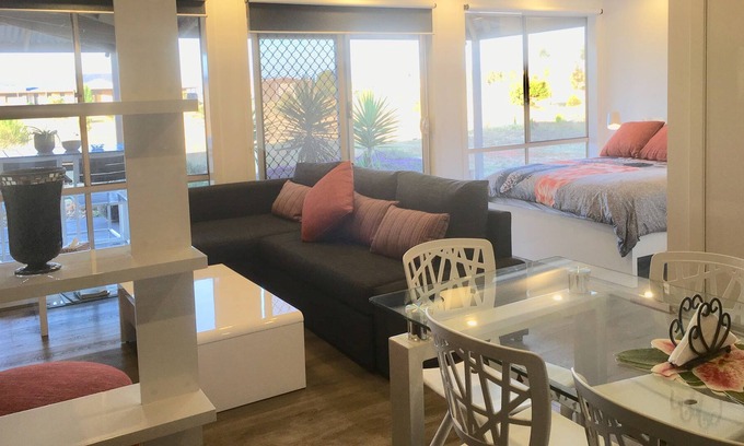 Melton South Apartment | Studio New and Modern Self-catering
