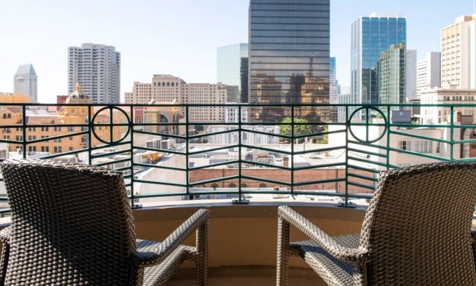 Civic Core Resort | Studio Overlooking the Gaslamp Quarters