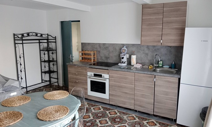 Salleles-d'Aude Apartment | Studio Rénové à Neuf Bien Équipé Avec Jardin à 15 Minutes de Narbonne