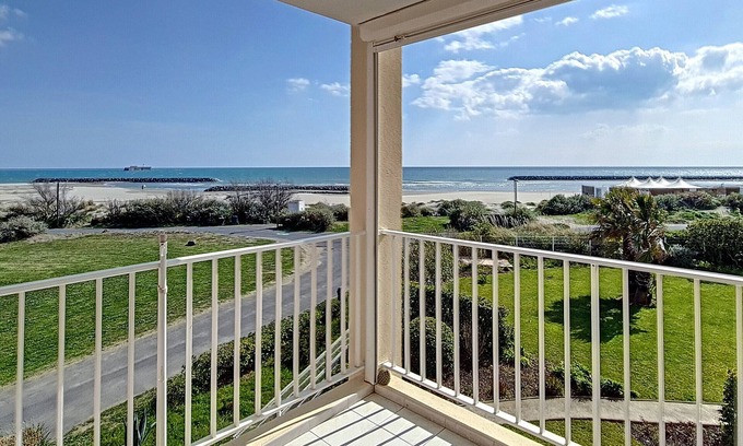 Cap d'Agde Apartment | Studio sea view 1st line Cap d'Agde Rochelongue