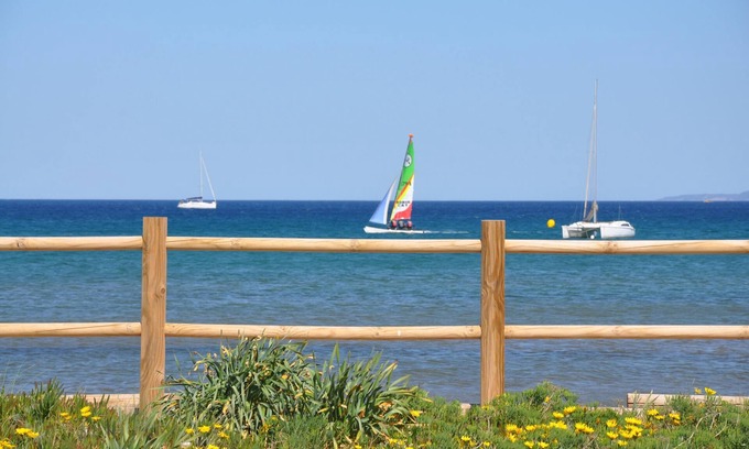 Giens Apartment | Studio sea view by the beach