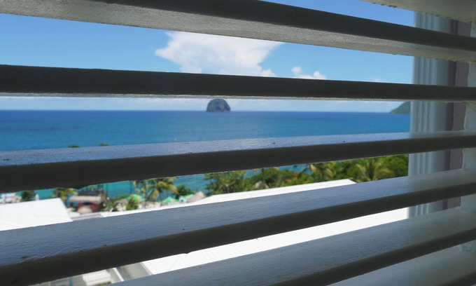 Le Diamant Apartment | Studio Tout Confort Climatisé vue Mer, Piscine et 5mn de la Plage
