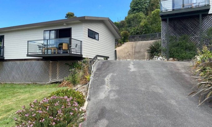 Kaiteriteri Apartment | Studio Unit Sea View Mid Level