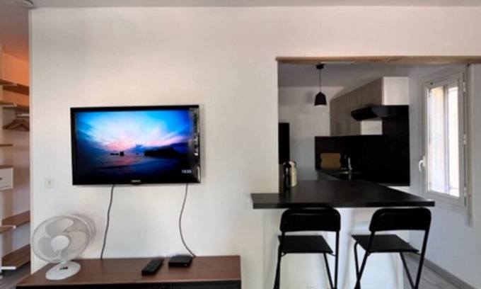 Martigues Apartment | Studio Voltaire downtown Martigues