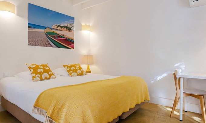 Alfama Apartment | Studio w/Beautiful Garden by LovelyStay