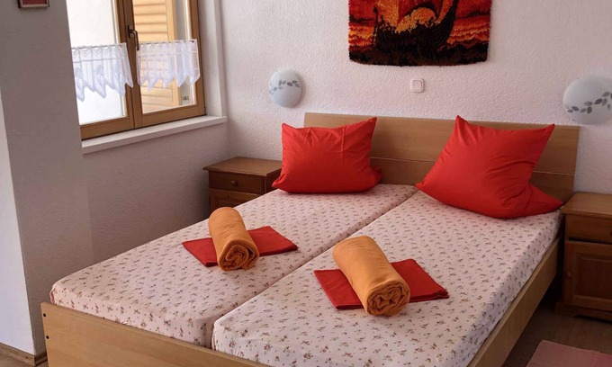 Sveti Juraj Apartment | Studio with air conditioning and Internet access