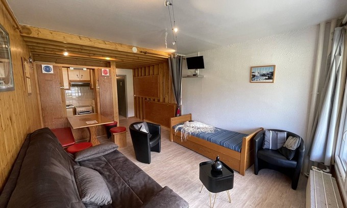 Laveissiere Apartment | Studio with balcony in the resort center, WiFi and pets allowed
